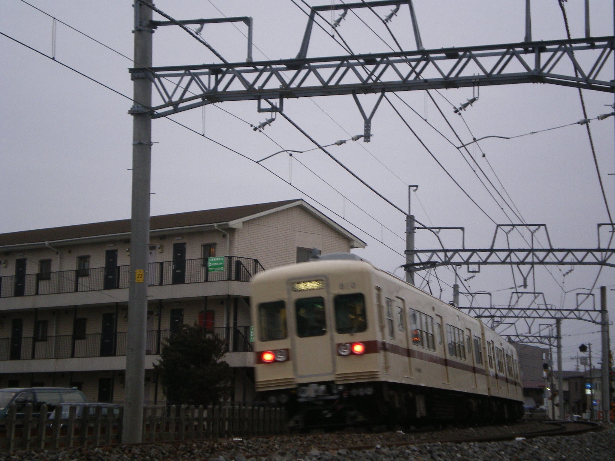 走行中の新京成８００系