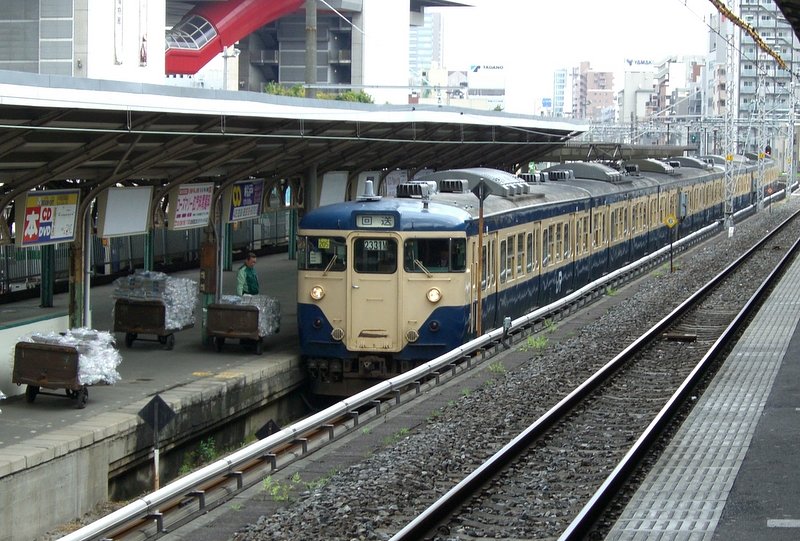歴史の幕を閉じる新聞輸送列車
