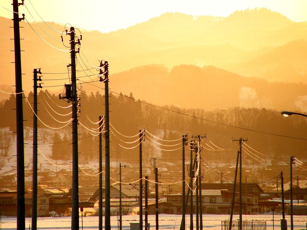 電柱のある日暮れ