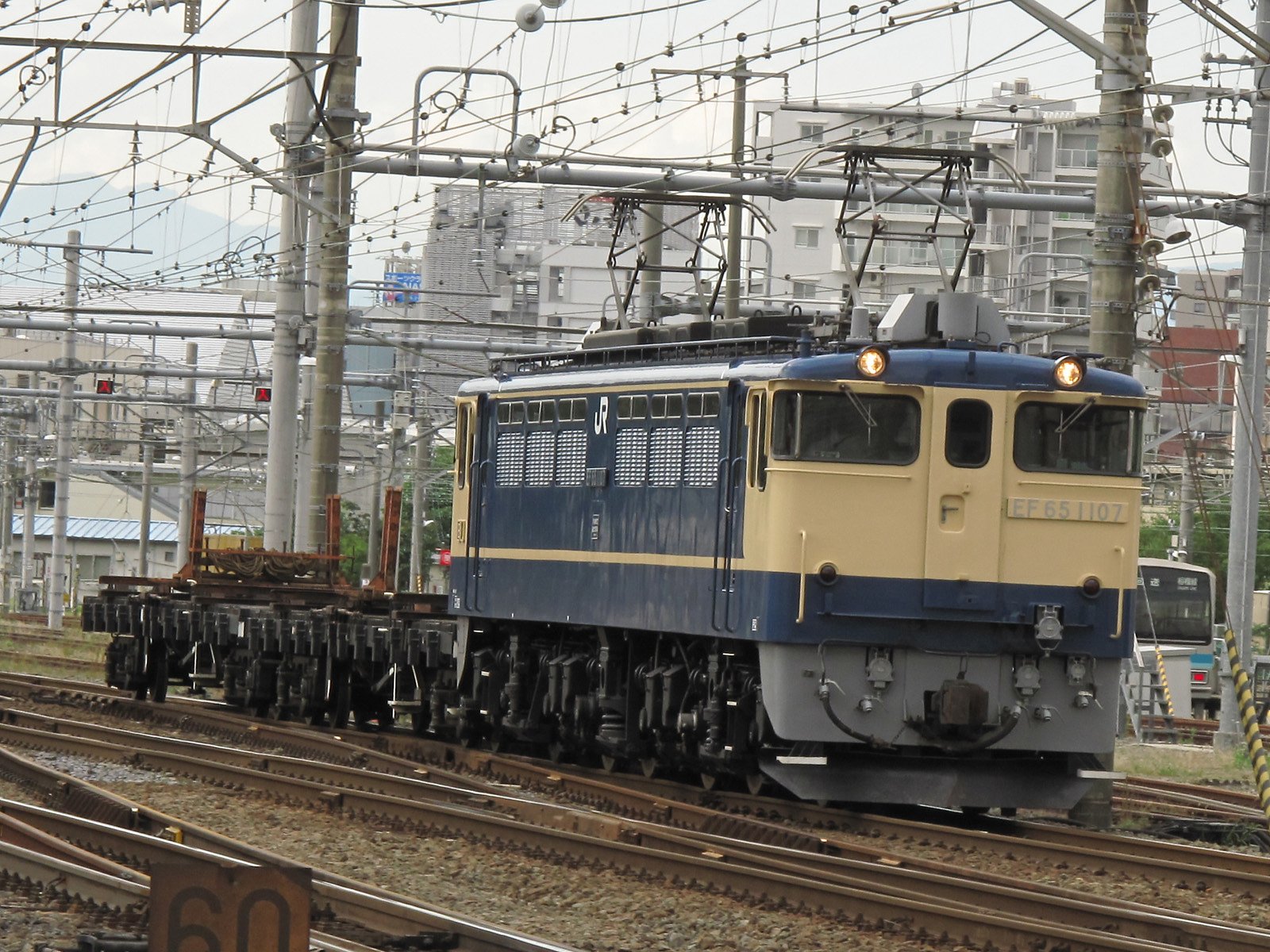 EF651107