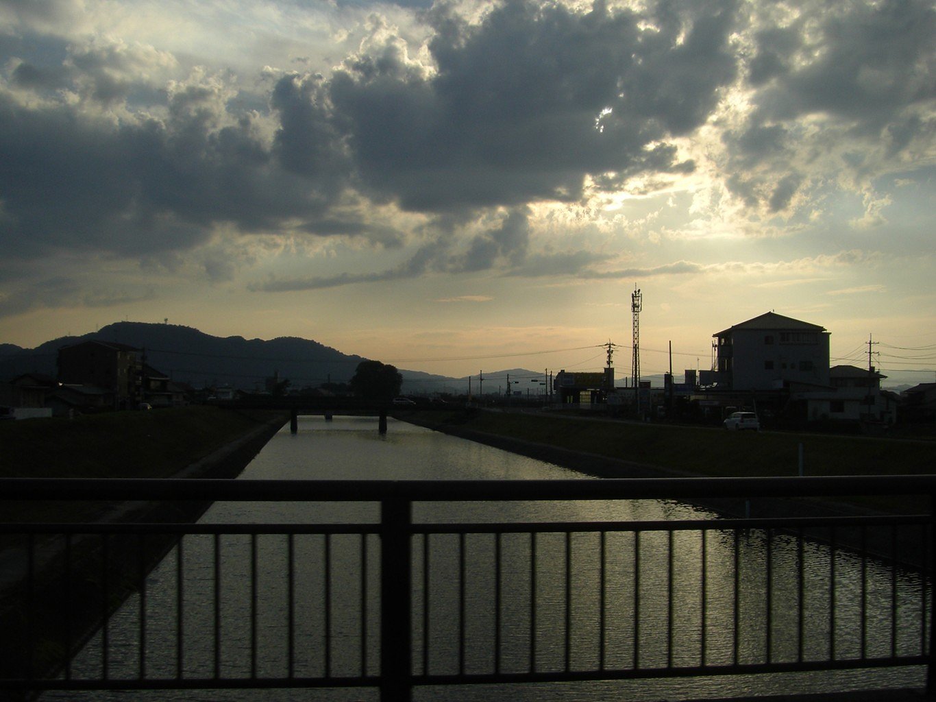 【水】夕暮れの川
