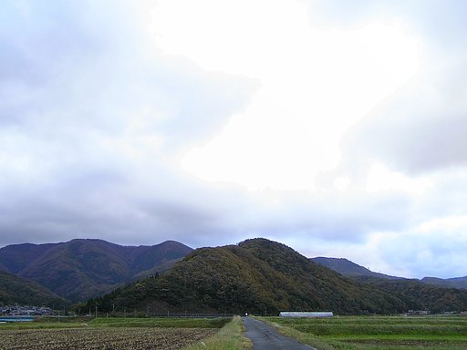 日の出の見られない東の空!