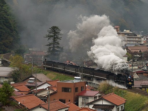 雨に煙れば