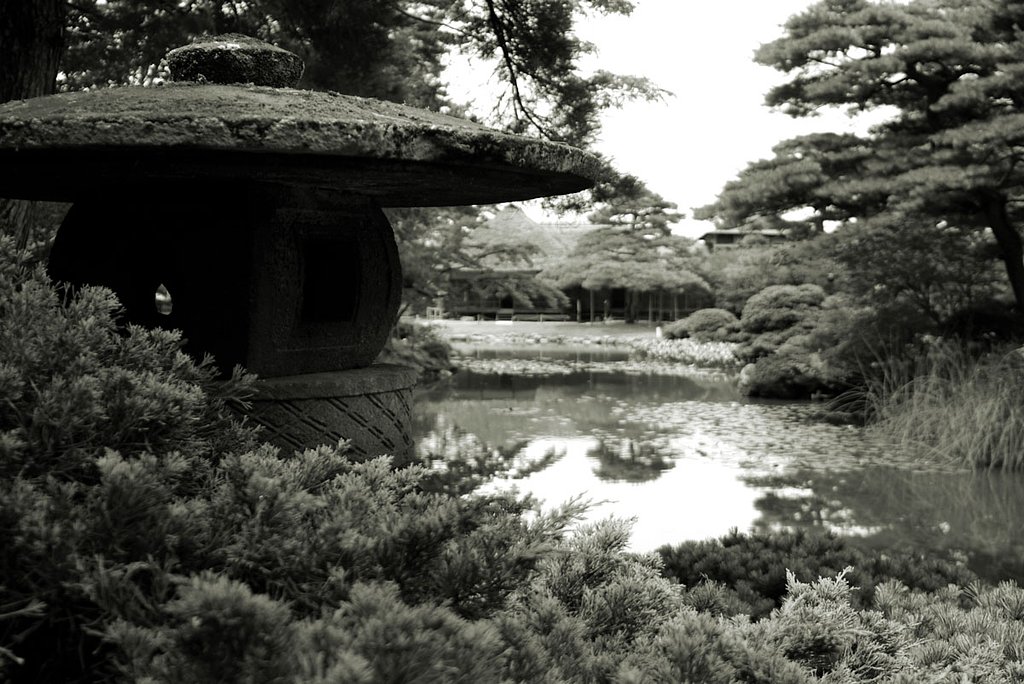 モノクロームな御薬園