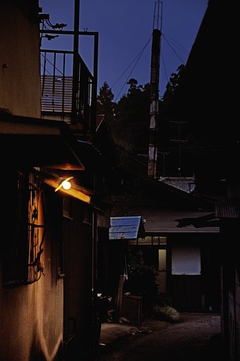 夕 餉（ゆうげ）の時間