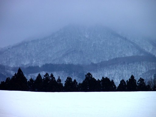 坂の上の山