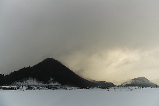 今日も水っぽい雪が・・