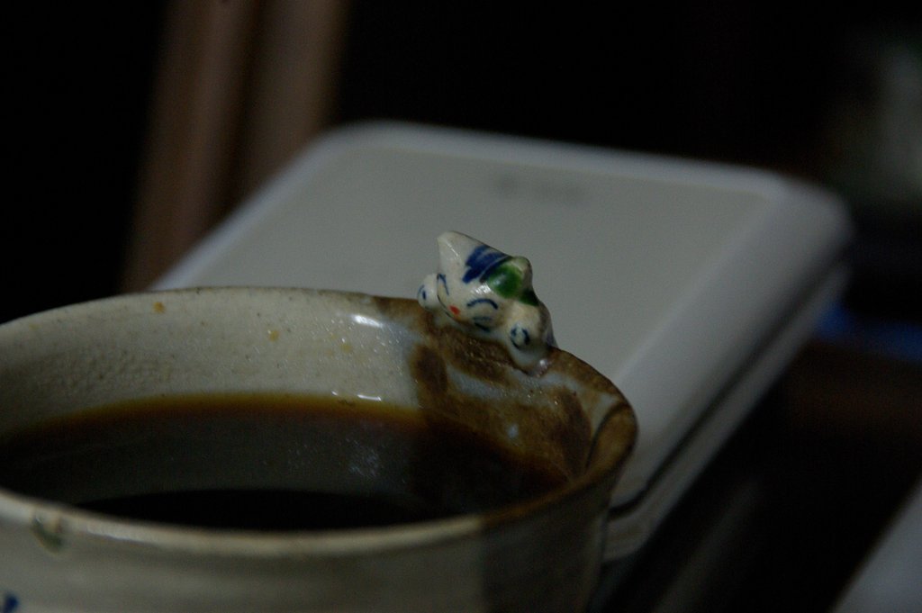 【猫】　コーヒー飲む？