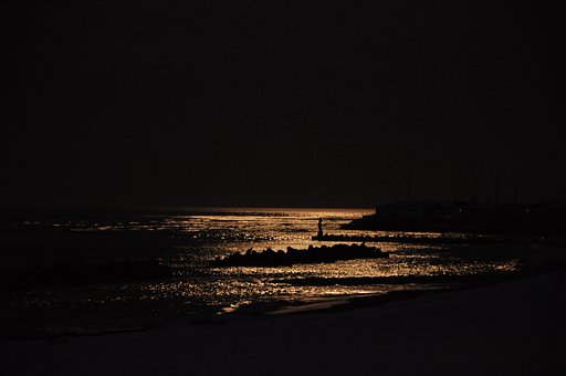 月光の海