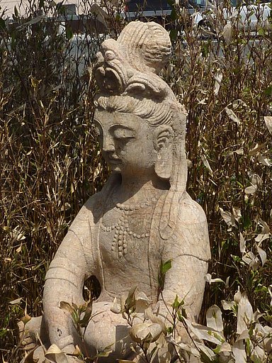 観音像？
