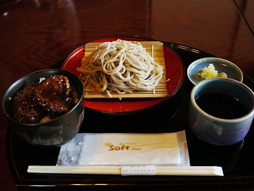 蕎麦とソースカツ丼のランチ