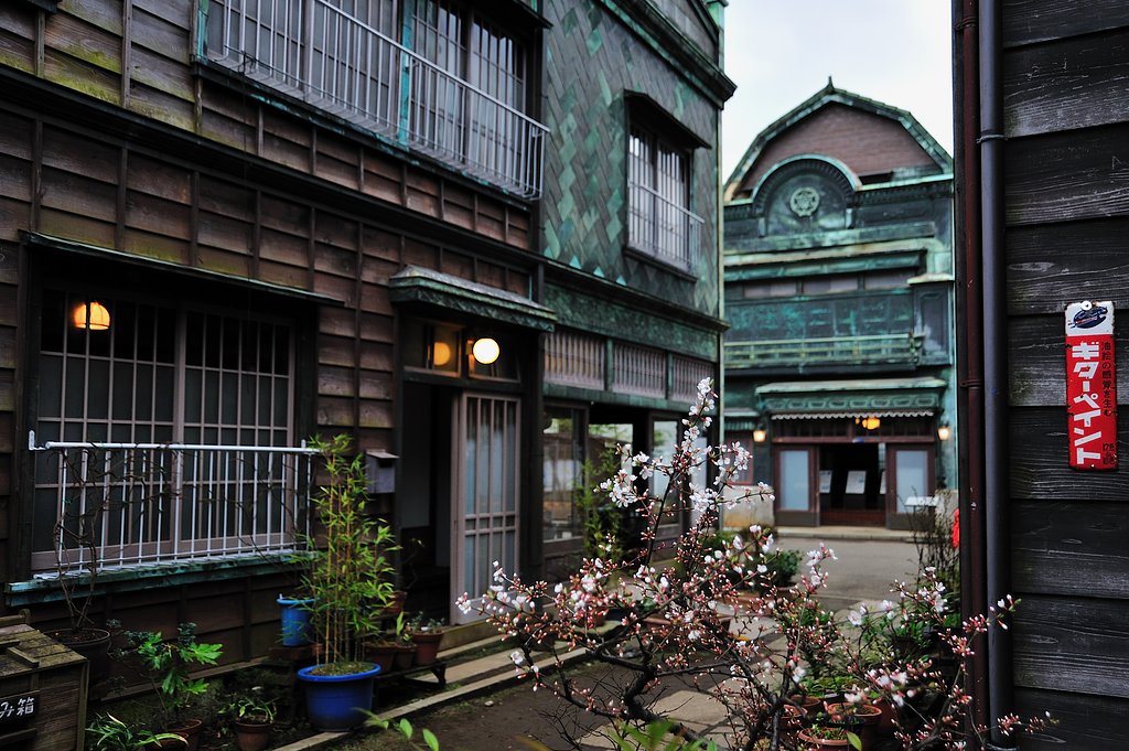 昭和の路地裏桜