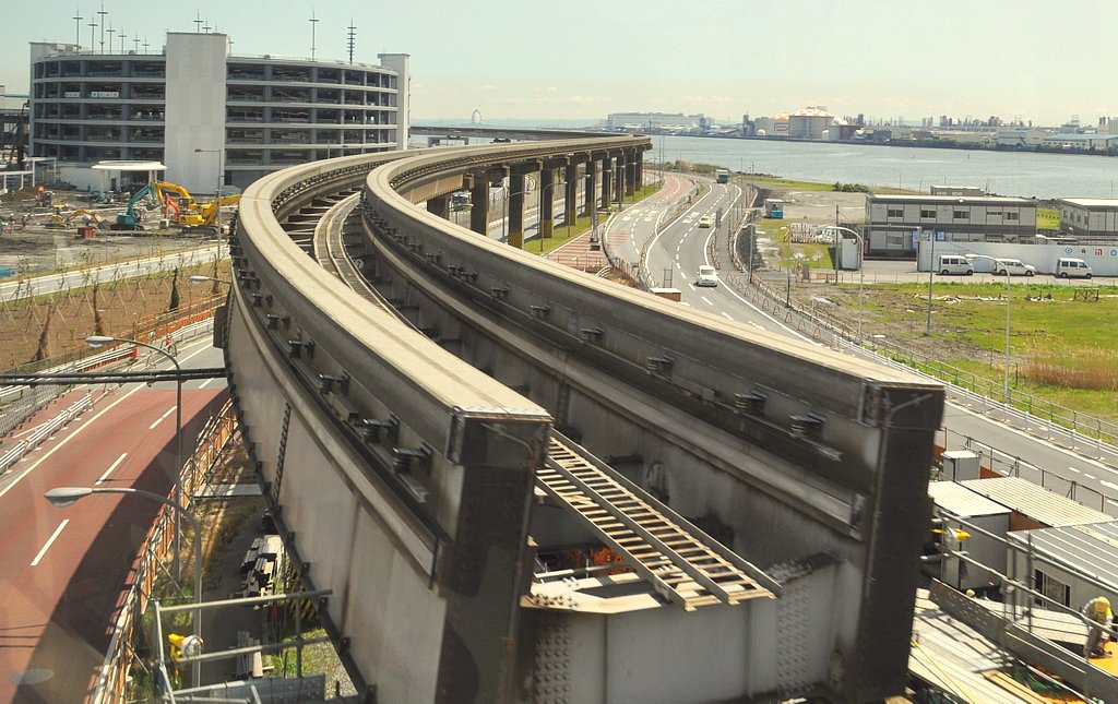 モノレール線路の断面