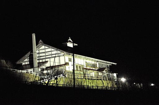 この建物は・・・