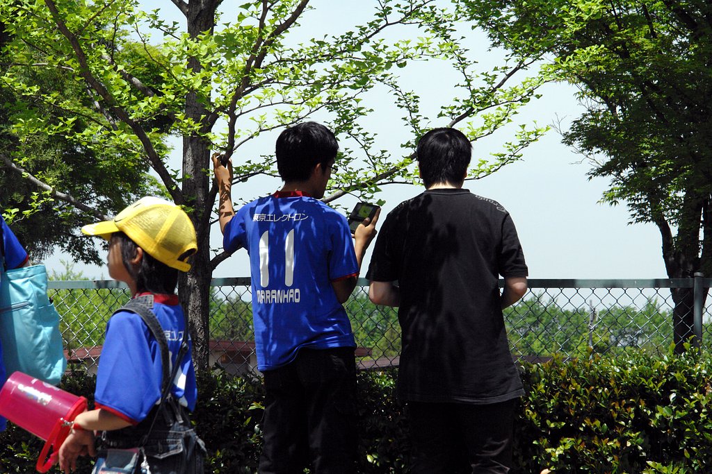 試合前の前哨戦は手の中に・・・
