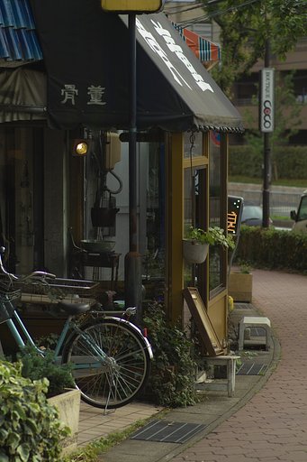 黄昏時の街角