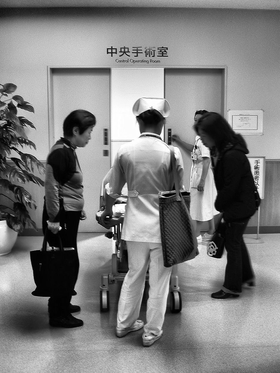 【生活の色】手術室前にて