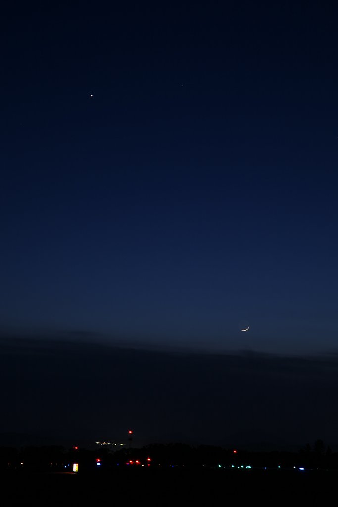 月齢２.1と金星