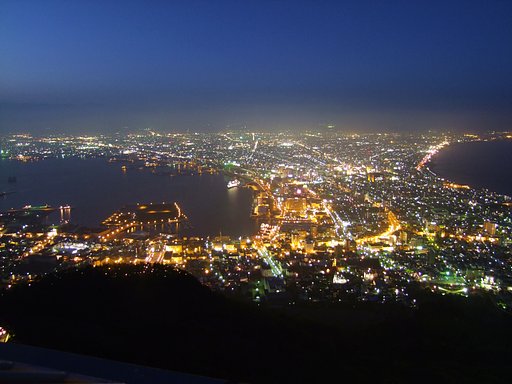 霞む函館の夜