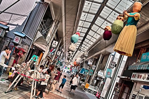 【夏の涼】浮遊物のある商店街②