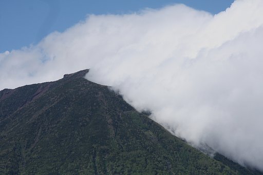 湧き上がる雲