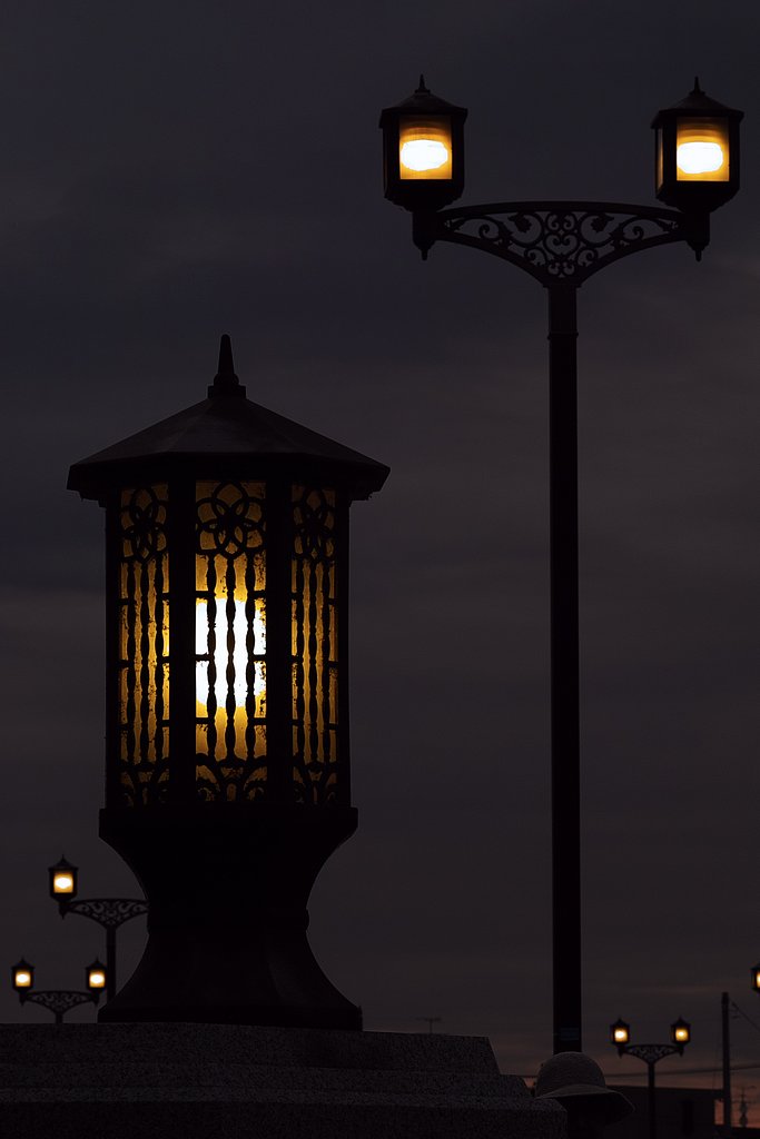 夜明けのともし火