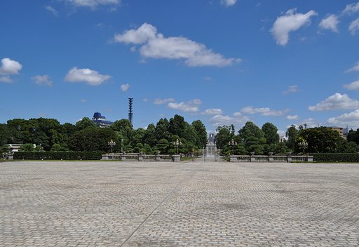 迎賓館正面広場