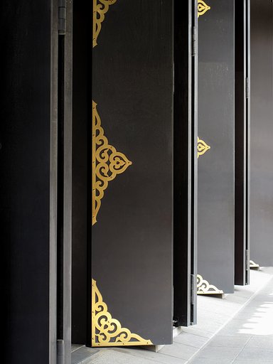 川崎大師の扉