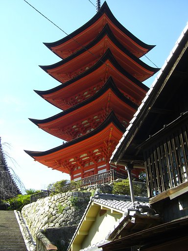 巌島神社の五重の塔