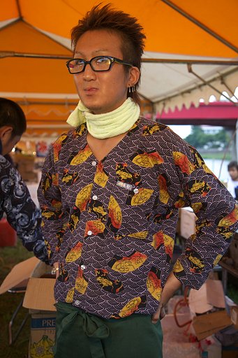 カラフルシャツ