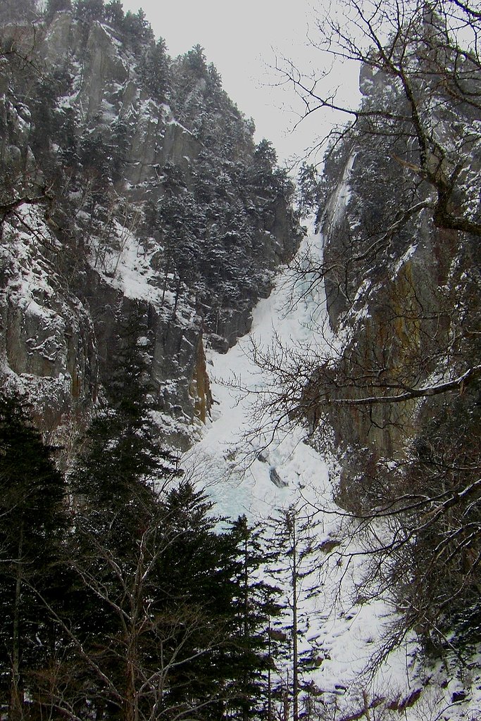 凍った銀河の滝（層雲峡）