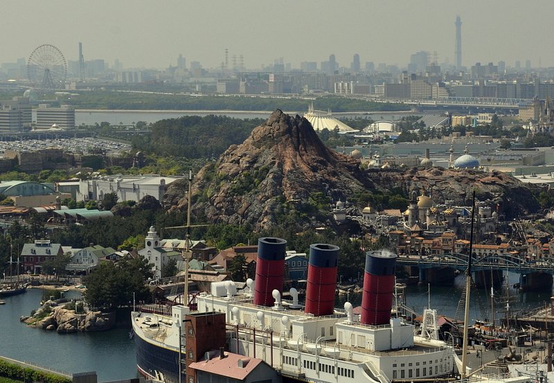 東京ディズニーシ—と東京スカイツリー