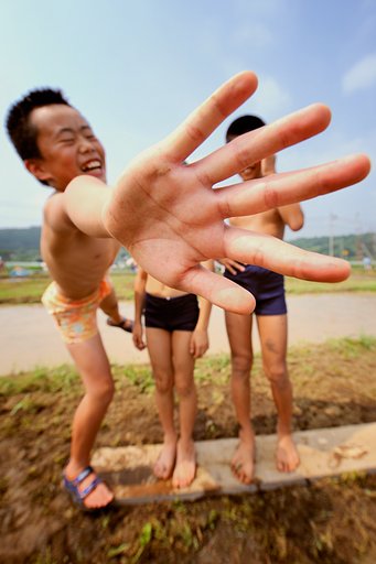 少 年 A と B
