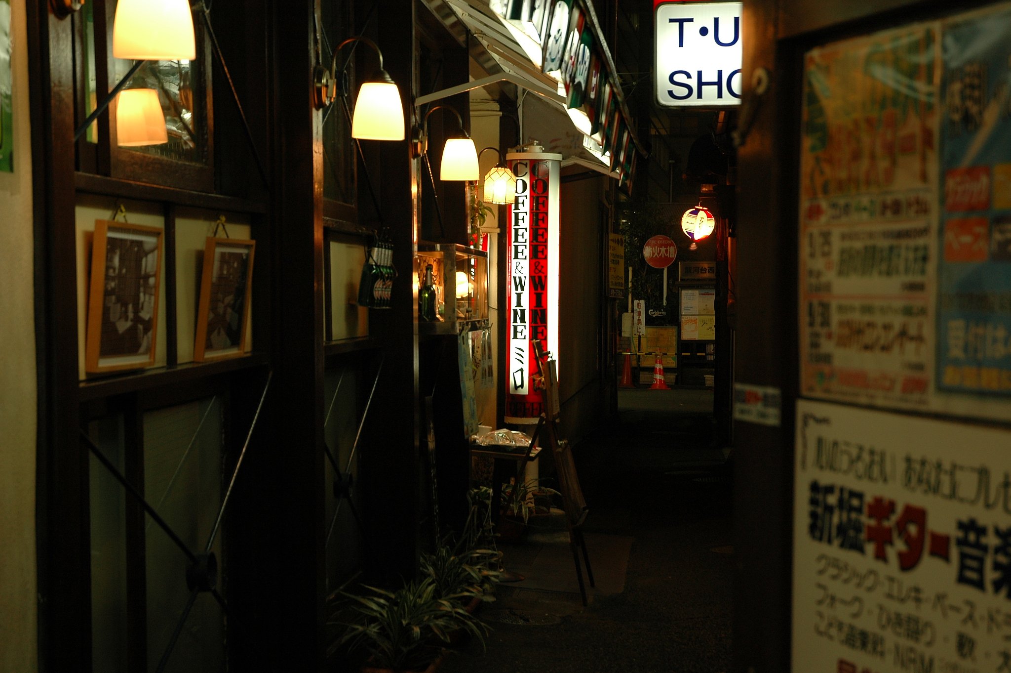 路地裏で