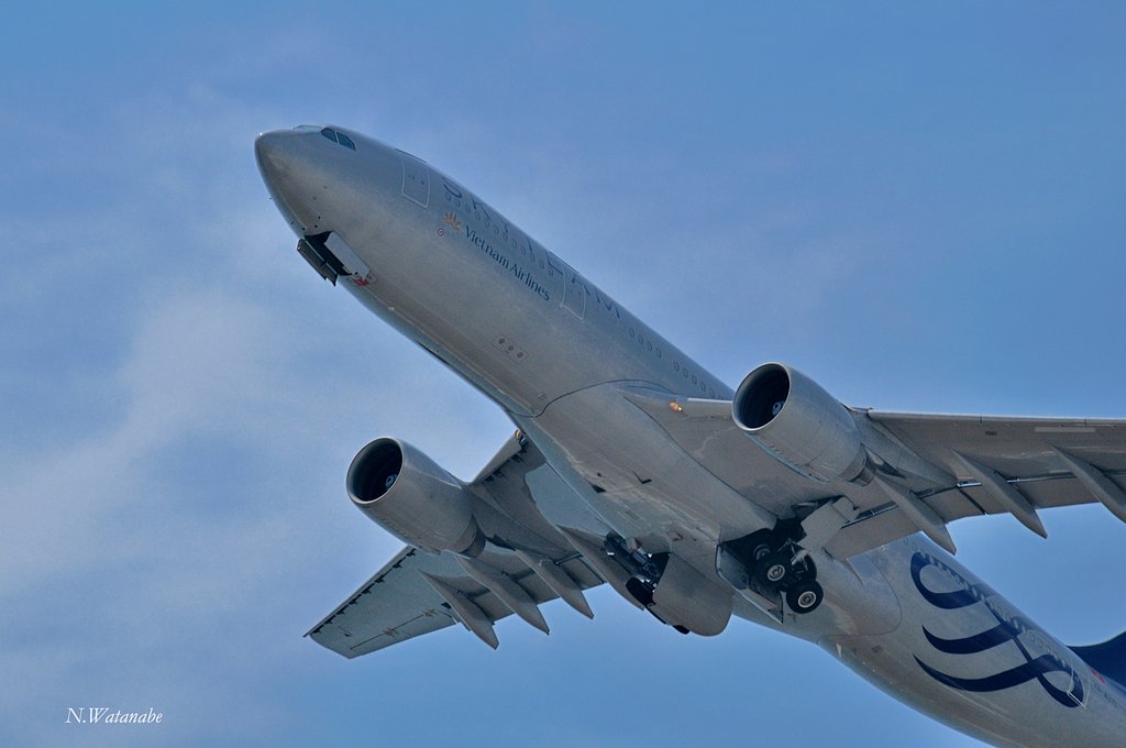 Vietnam Airlines Take off