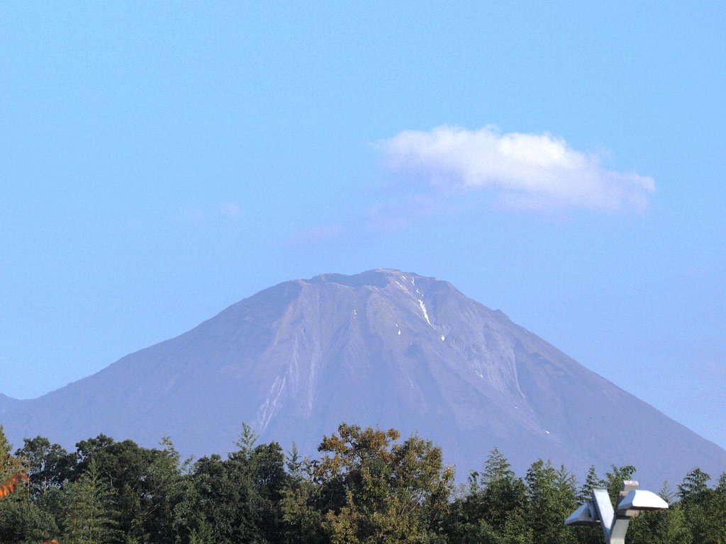 秋晴れの大山