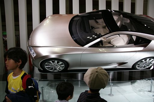 輝く展示カー