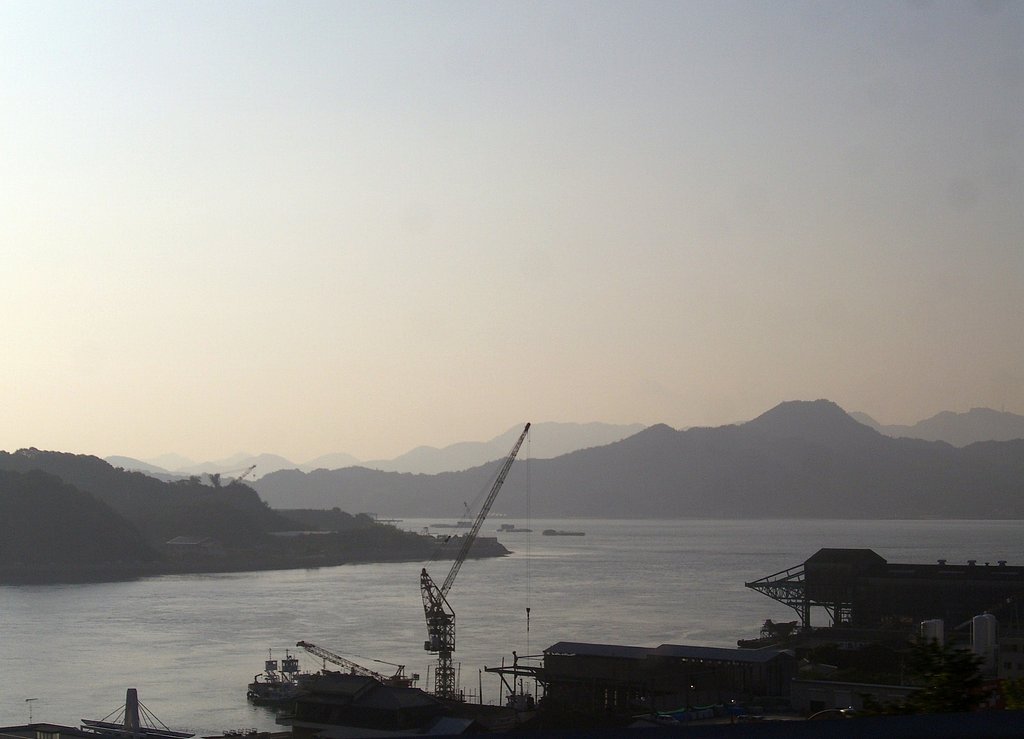 暮れ行く島陰
