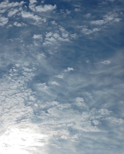 夏の終わりの雲沸く