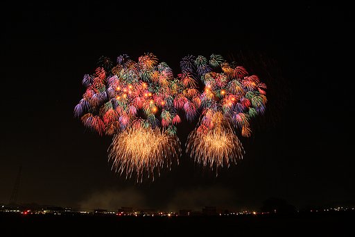 夜空にアート
