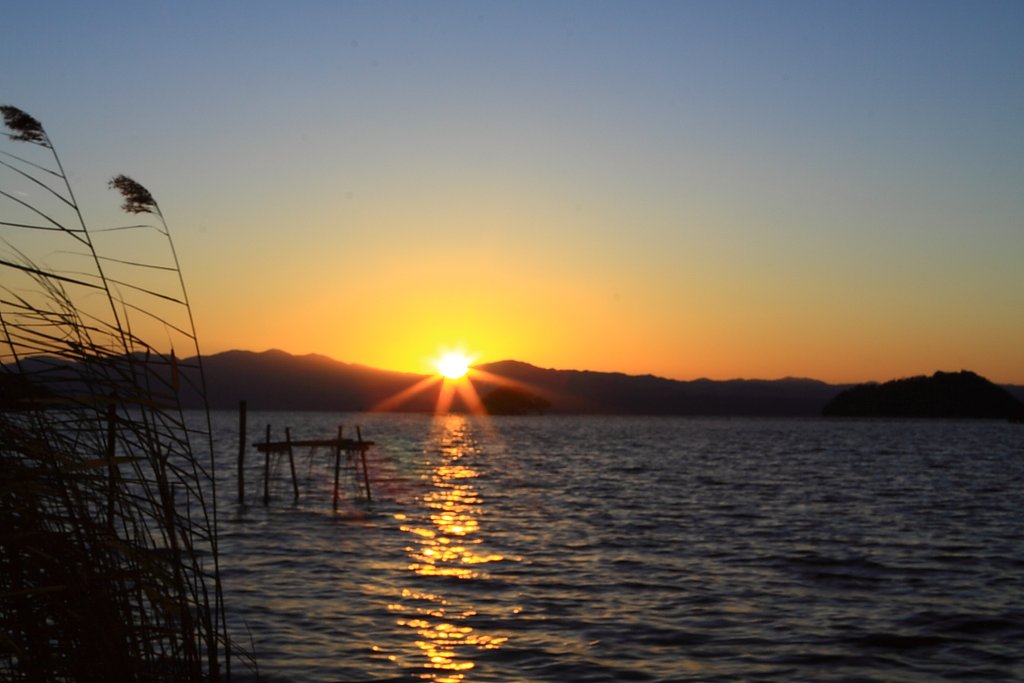 琵琶湖の夕陽