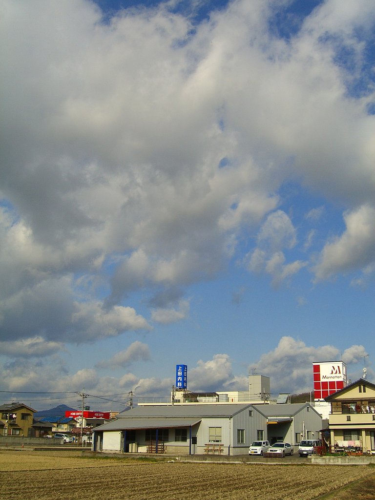 降りそうで降らない