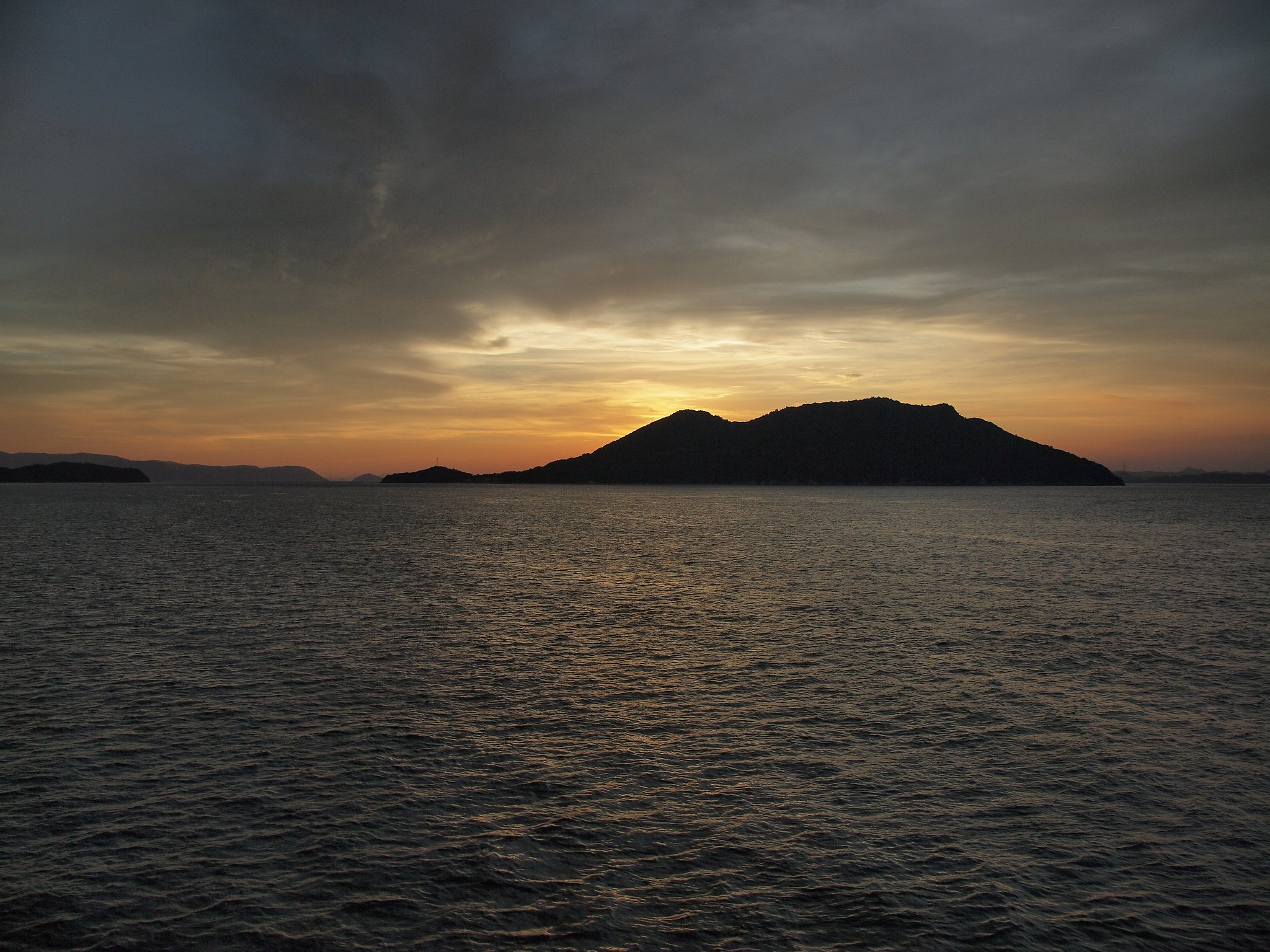 夕なずむ瀬戸内