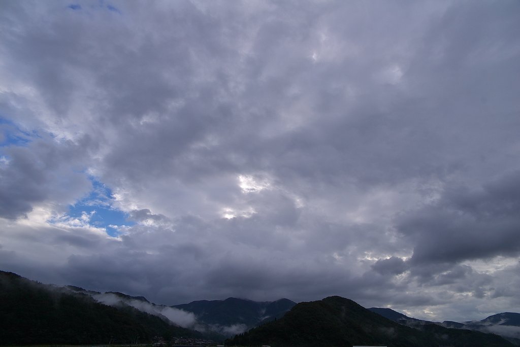 雨上がりの東空