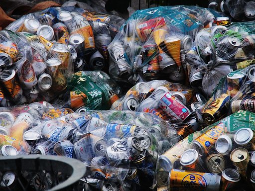 【金】 空き缶もまた金なり