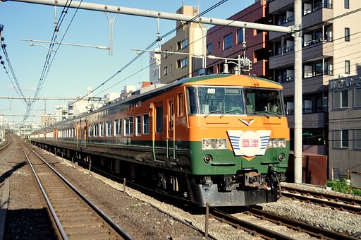 湘南カラーの草津５２号