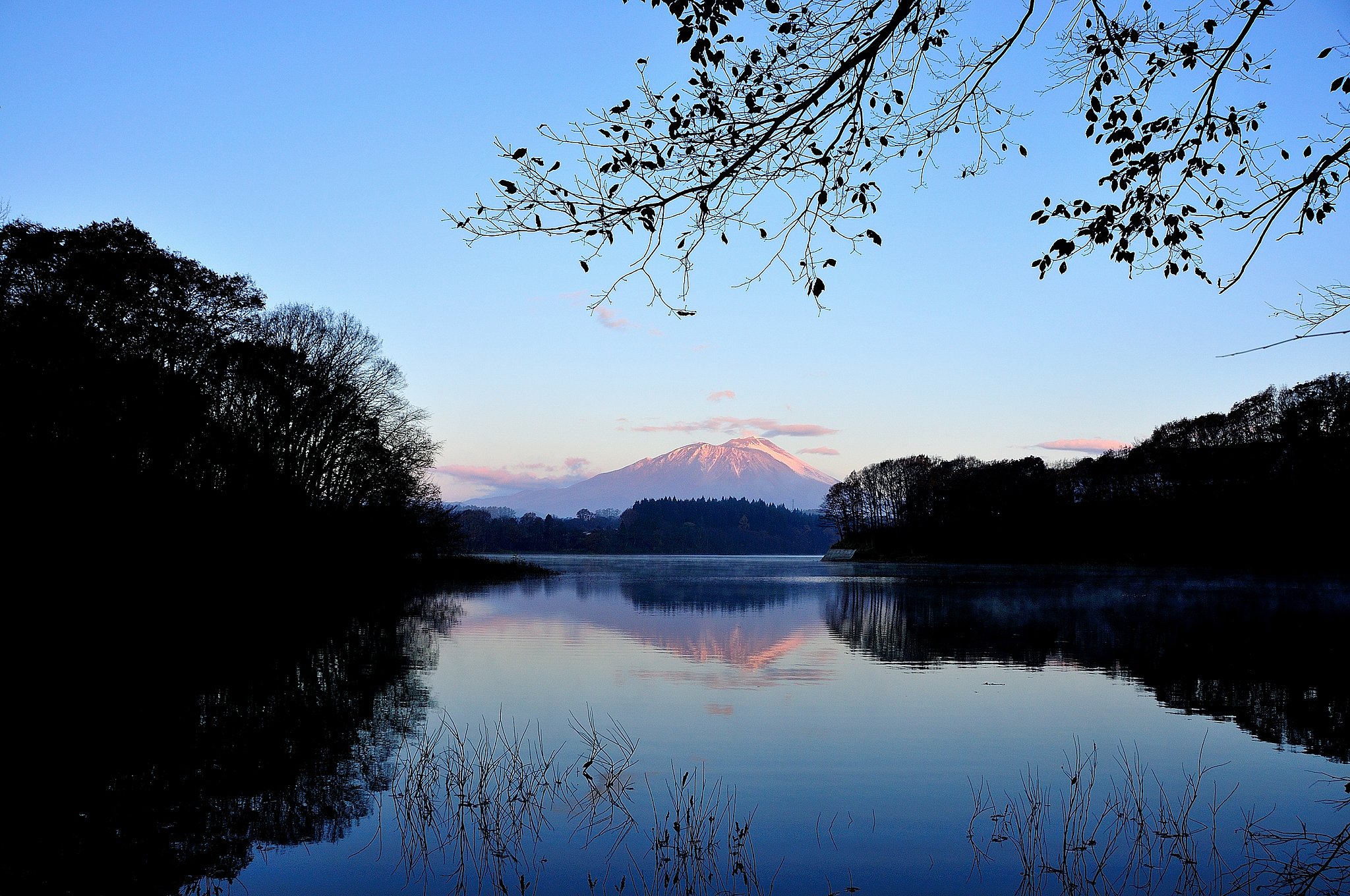 朝焼けの岩手山