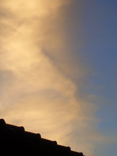 【金】色朝焼け雲