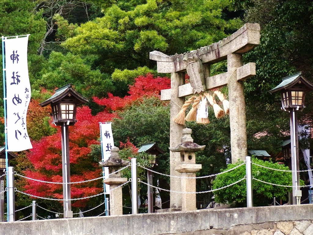 神社の紅葉