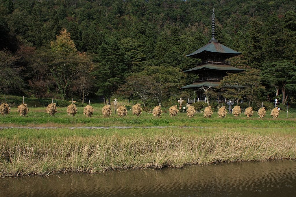 塔のある風景